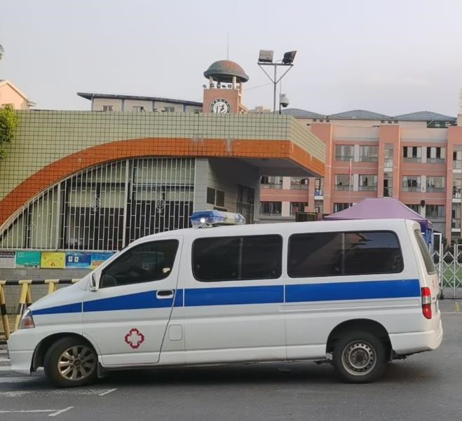 三明救护车出租护送骨折病人一公里多少钱